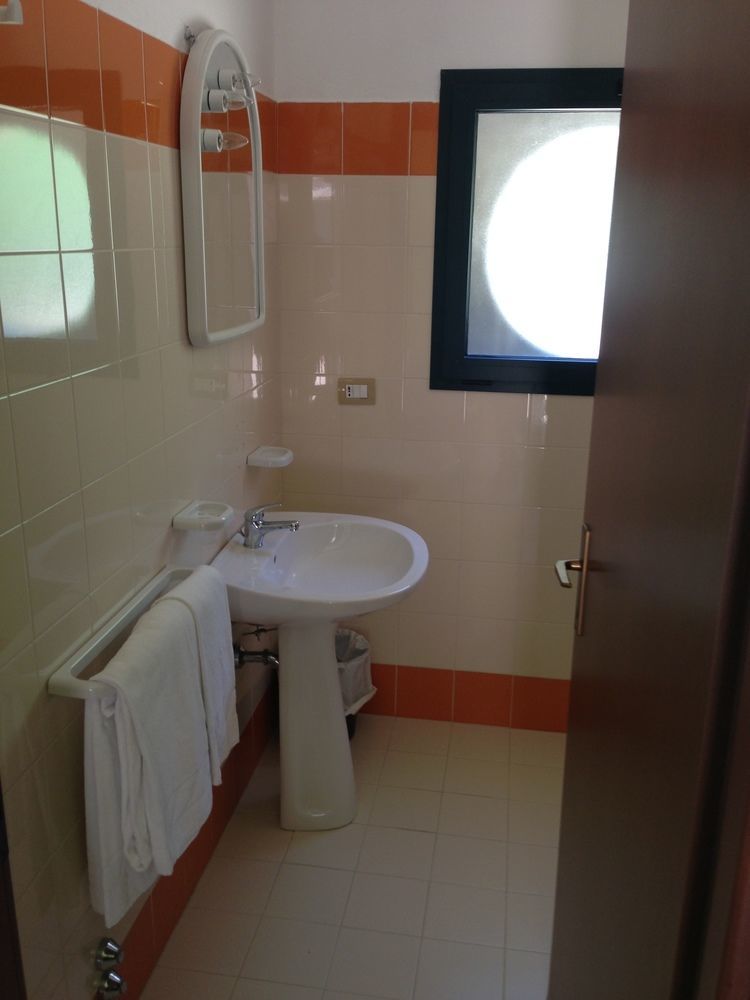 La Meta Sporting Rooms Alghero Bagian luar foto
